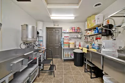 139 N 6th Ave, West Bend, WI 53095 - Photo 17