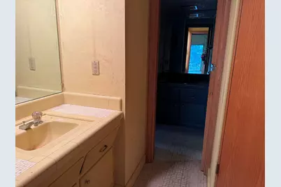 10117 N Greenview Dr, Mequon, WI 53092 - Photo 19