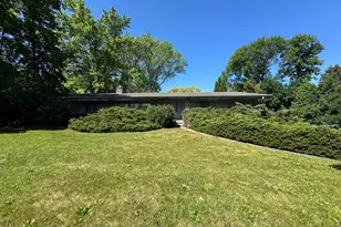10117 N Greenview Dr, Mequon, WI 53092 - Photo 3
