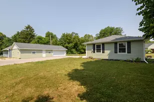 8991 S 29th St, Franklin, WI 53132 - Photo 13