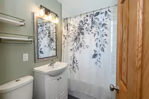8991 S 29th St, Franklin, WI 53132 - Photo 17