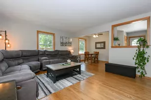 8991 S 29th St, Franklin, WI 53132 - Photo 3