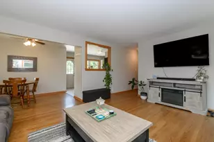 8991 S 29th St, Franklin, WI 53132 - Photo 7