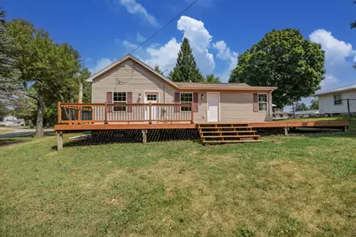 802  Beacon St, Palmyra, WI 53156 - Photo 1