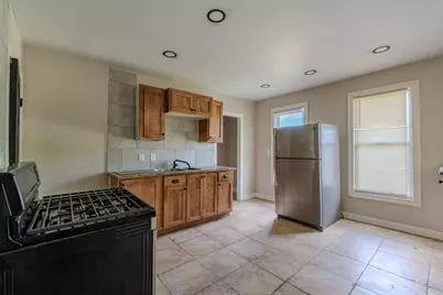 908 W Hadley St #A, Milwaukee, WI 53206 - Photo 5