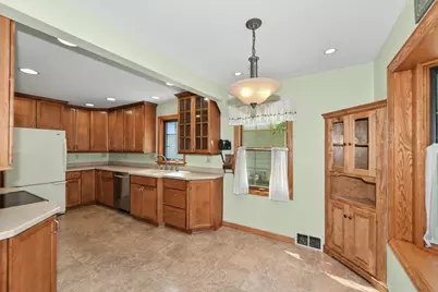 708 S 110th St, West Allis, WI 53214 - Photo 7