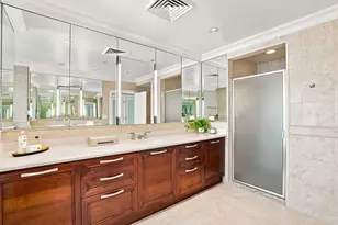 825 N Prospect Ave, Milwaukee, WI 53202 - Photo 25