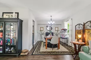 241 Parkview Ct, Pewaukee, WI 53072 - Photo 9