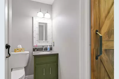 241  Parkview Ct, Pewaukee, WI 53072 - Photo 17