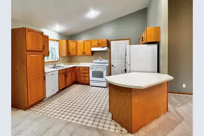 W2392  Julianne St, Ashippun, WI 53066 - Photo 5