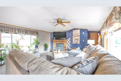 33 S Hiawatha Cir, Sheboygan, WI 53081 - Photo 5