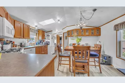 33 S Hiawatha Cir, Sheboygan, WI 53081 - Photo 3