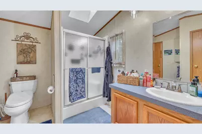 33 S Hiawatha Cir, Sheboygan, WI 53081 - Photo 13