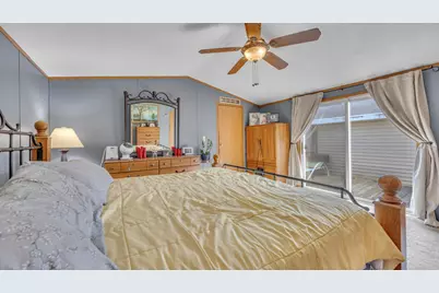 33 S Hiawatha Cir, Sheboygan, WI 53081 - Photo 11