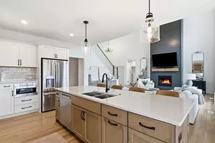 14141 N Lake Shore Dr, Mequon, WI 53097 - Photo 9