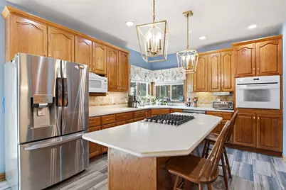 S86W30485  Stonegate Dr, Mukwonago, WI 53149 - Photo 13