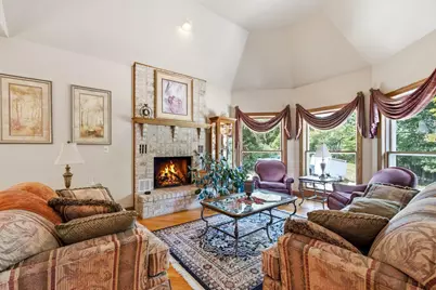 S86W30485  Stonegate Dr, Mukwonago, WI 53149 - Photo 7