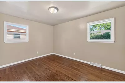 4200  Maryland Ave, Racine, WI 53405 - Photo 17