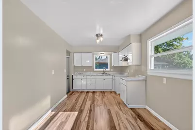 4200  Maryland Ave, Racine, WI 53405 - Photo 13