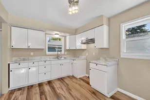 4200 Maryland Ave, Racine, WI 53405 - Photo 11