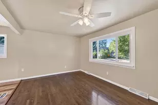4200 Maryland Ave, Racine, WI 53405 - Photo 9