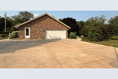 5320 W Lake Dr, West Bend, WI 53095 - Photo 29