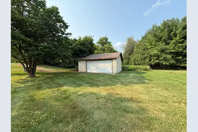 5320 W Lake Dr, West Bend, WI 53095 - Photo 27