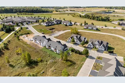 1872  Woodland Way #433-2, Slinger, WI 53086 - Photo 9