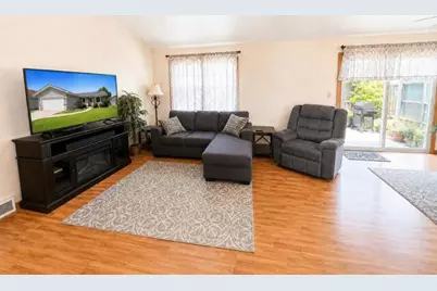 5808  69th St, Kenosha, WI 53142 - Photo 5