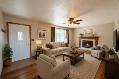 384  Ridge Rd, Juneau, WI 53039 - Photo 3