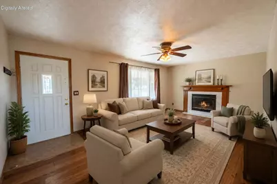 384  Ridge Rd, Juneau, WI 53039 - Photo 3
