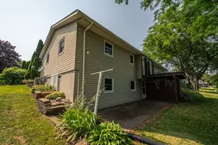 384 Ridge Rd, Juneau, WI 53039 - Photo 25