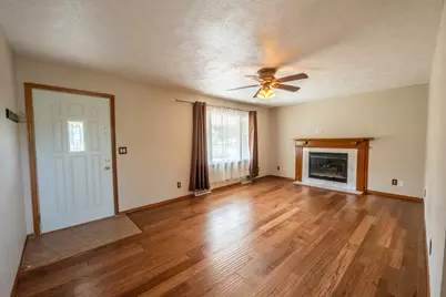 384  Ridge Rd, Juneau, WI 53039 - Photo 5