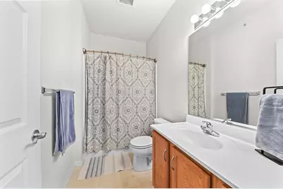 3862 S Lake Dr #105, Saint Francis, WI 53235 - Photo 23