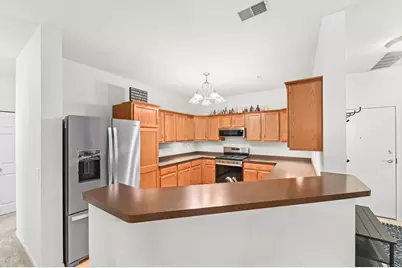 3862 S Lake Dr #105, Saint Francis, WI 53235 - Photo 13