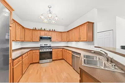 3862 S Lake Dr #105, Saint Francis, WI 53235 - Photo 5