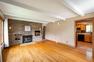 3017 W Franklin Terrace, Franklin, WI 53132 - Photo 7