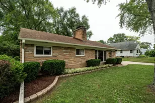3017 W Franklin Terrace, Franklin, WI 53132 - Photo 3