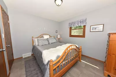211  Oakview Dr, Slinger, WI 53086 - Photo 15