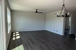 N101W16895 Tanglewood Dr, Germantown, WI 53022 - Photo 9