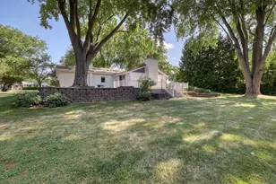 W167 Cottage Ave, Ixonia, WI 53066 - Photo 31