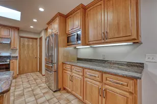 W167 Cottage Ave, Ixonia, WI 53066 - Photo 7