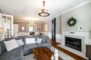 1550 E Irving Pl, Milwaukee, WI 53202 - Photo 3