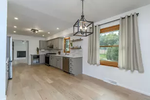 W143N8317 Oxford St, Menomonee Falls, WI 53051 - Photo 17