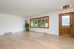 W143N8317 Oxford St, Menomonee Falls, WI 53051 - Photo 7