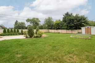 W143N8317 Oxford St, Menomonee Falls, WI 53051 - Photo 39