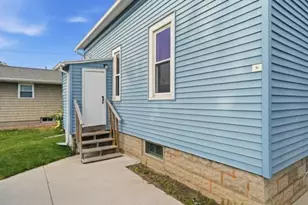 1516 N 23rd St, Manitowoc, WI 54220 - Photo 3