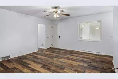 1661  Laurel St, Manitowoc, WI 54220 - Photo 21