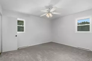 1661 Laurel St, Manitowoc, WI 54220 - Photo 27