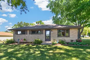10380 S Chicago Rd, Oak Creek, WI 53154 - Photo 37